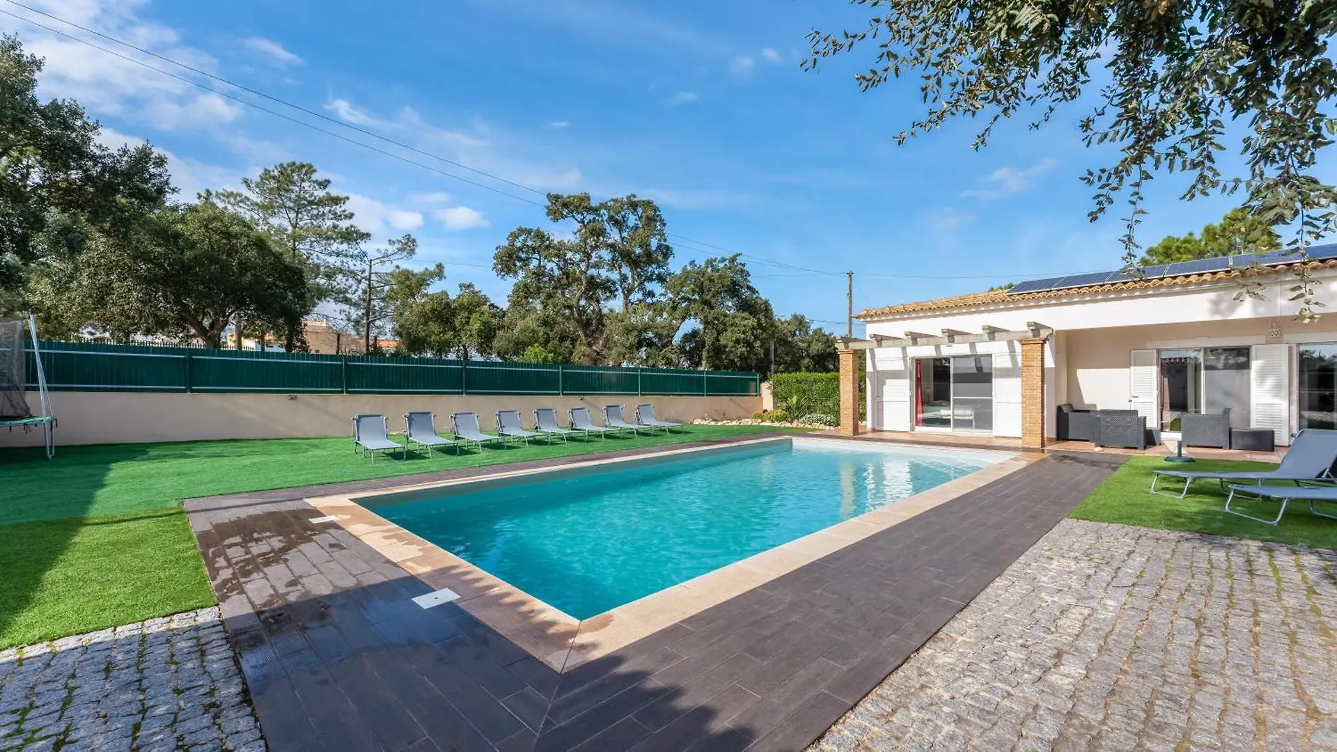 Villa Sundays With Pool By Lovelystay Pera 0*,