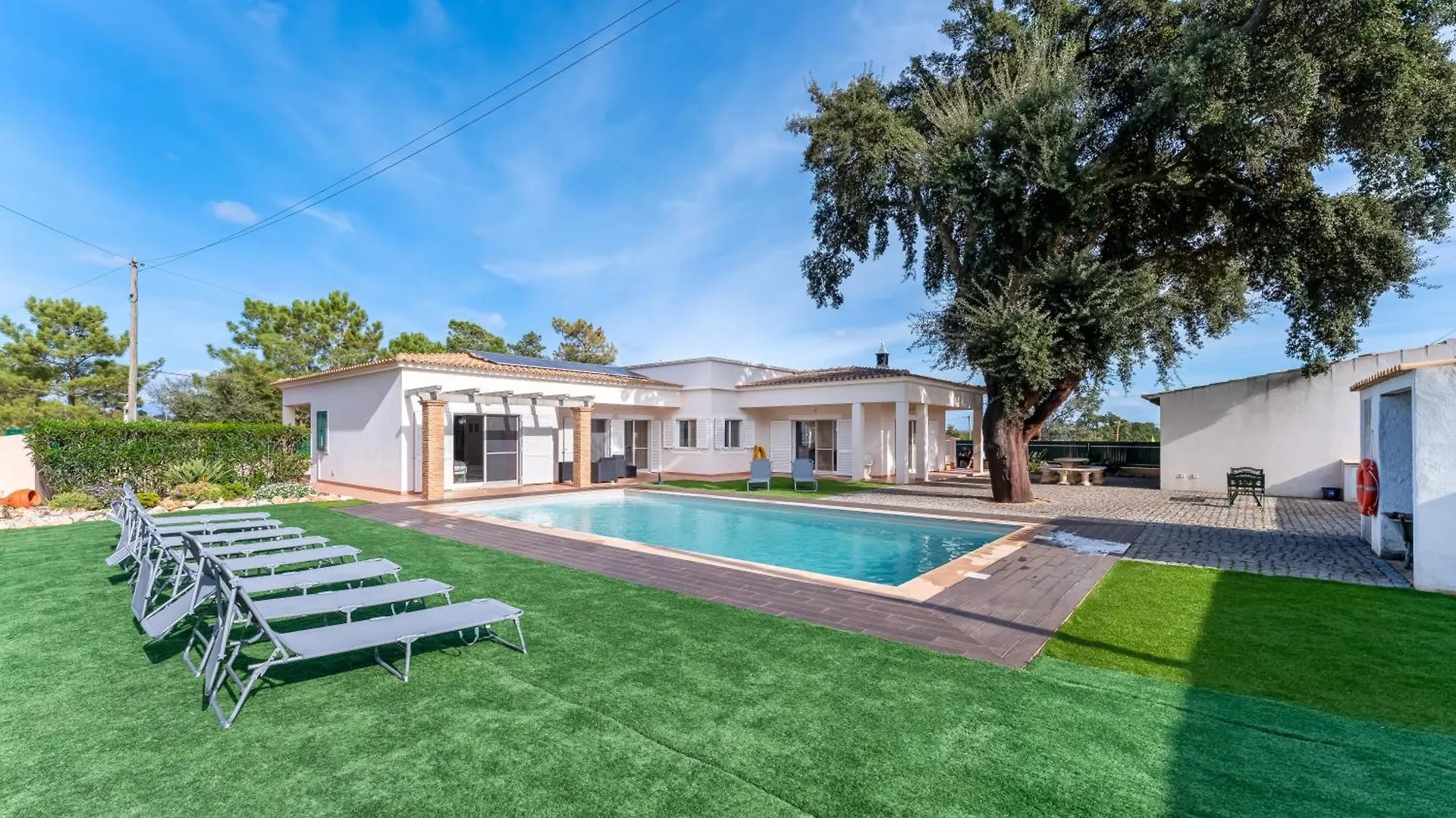 Villa Sundays With Pool By Lovelystay Pera